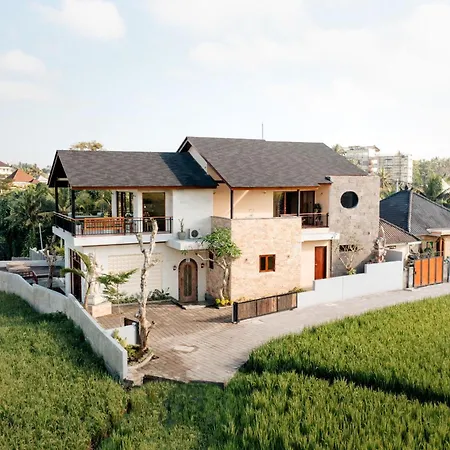 Kari Senja Ricefield View Villa